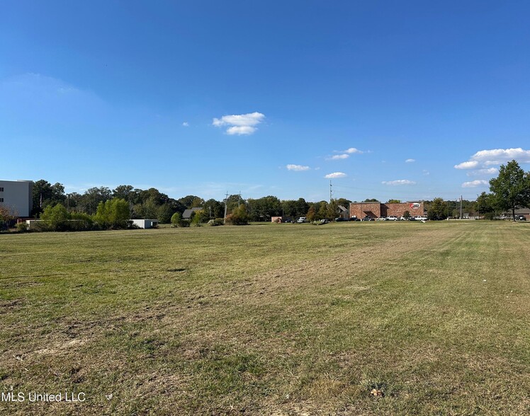 Lakeland Commons Drive, Flowood, MS for sale - Primary Photo - Image 1 of 5