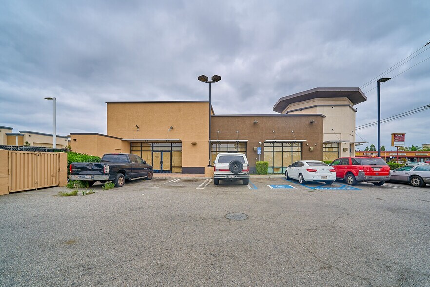 11759 Carson St, Lakewood, CA à louer - Photo du bâtiment - Image 3 de 9