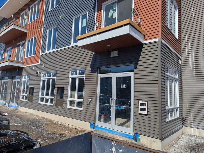 3600 Brian Coburn Blvd, Ottawa, ON for lease - Building Photo - Image 3 of 8