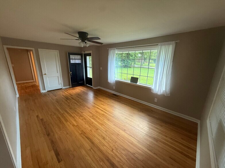 105 Donald St, Nashville, TN à vendre - Photo du bâtiment - Image 2 de 6