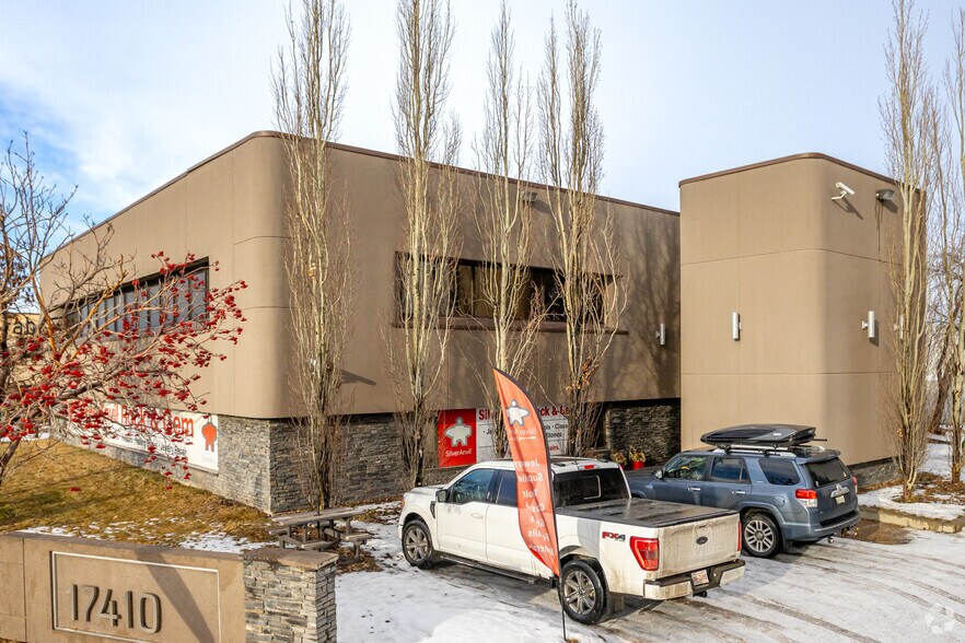 17410 107 Ave NW, Edmonton, AB à louer - Photo principale - Image 1 de 3