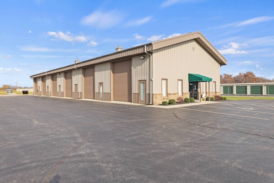 3830 S Charleston Pike, Springfield, OH for lease - Building Photo - Image 1 of 6