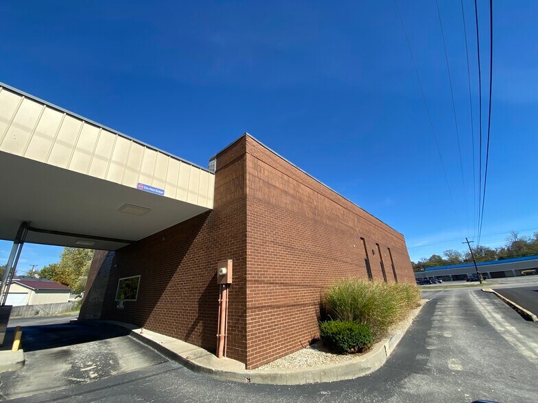 628 S College St, Harrodsburg, KY à vendre - Photo du bâtiment - Image 2 de 4