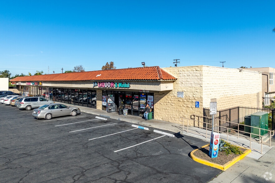 8701-8729 Washington Blvd, Pico Rivera, CA for sale - Primary Photo - Image 1 of 5