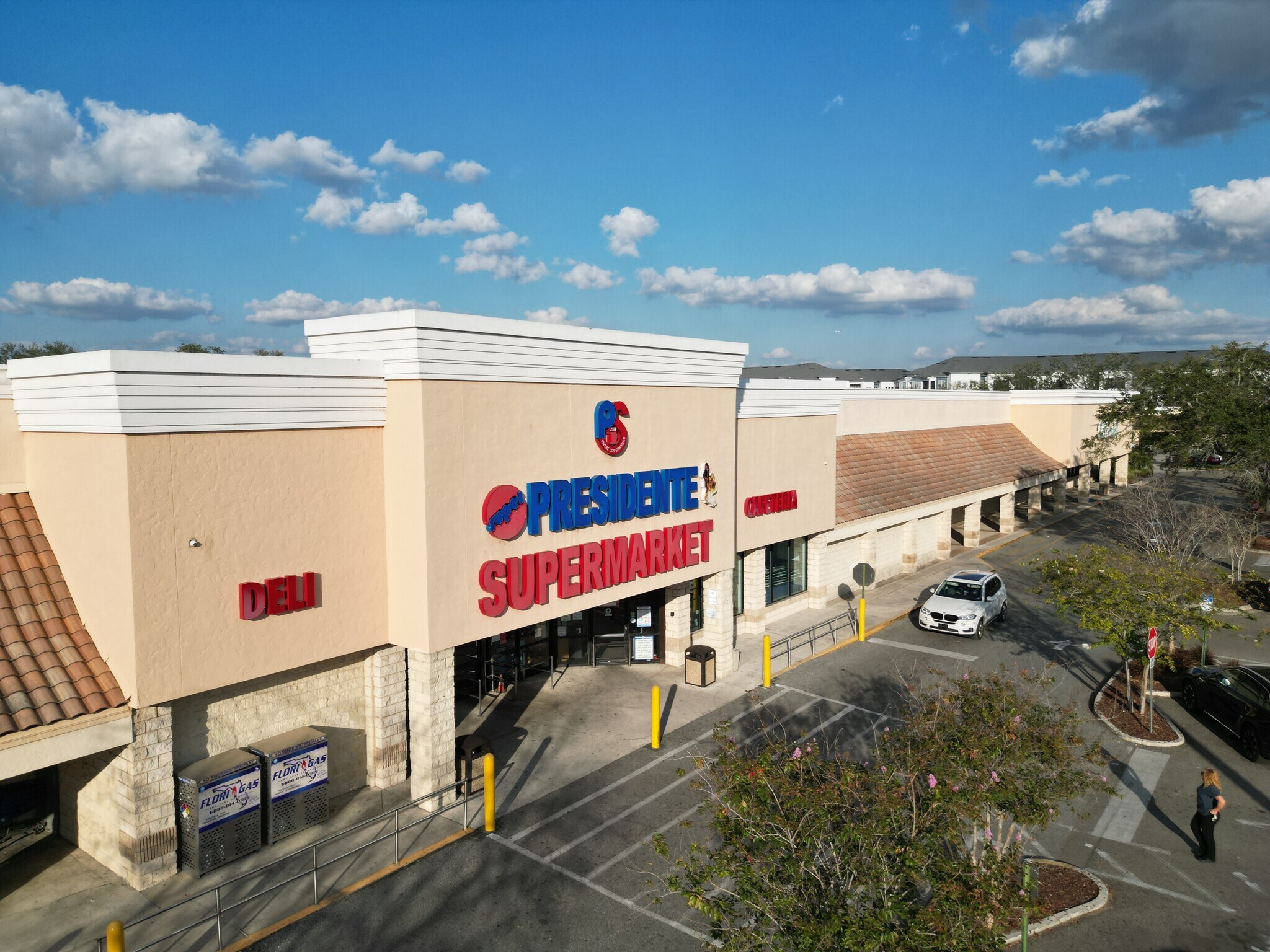 1301-1387 E Vine St, Kissimmee, FL à louer Photo du bâtiment- Image 1 de 8