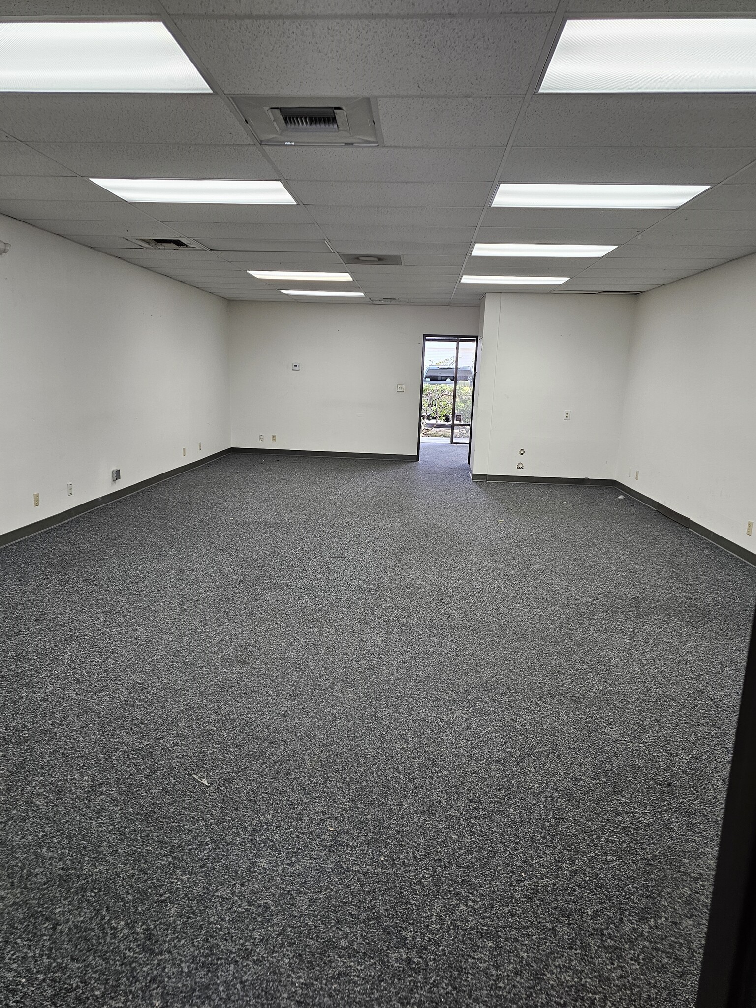 2426 Townsgate Rd, Westlake Village, CA for lease Building Photo- Image 1 of 2