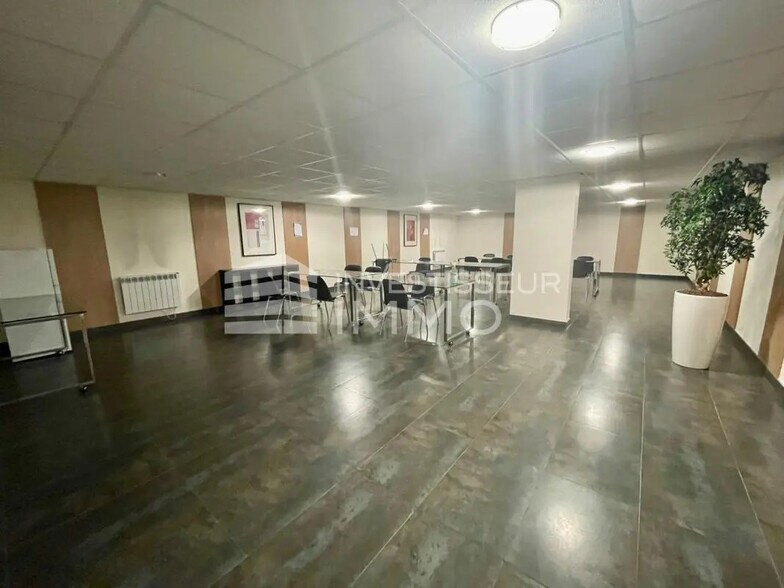 Office in Lieusaint for sale - Interior Photo - Image 2 of 5