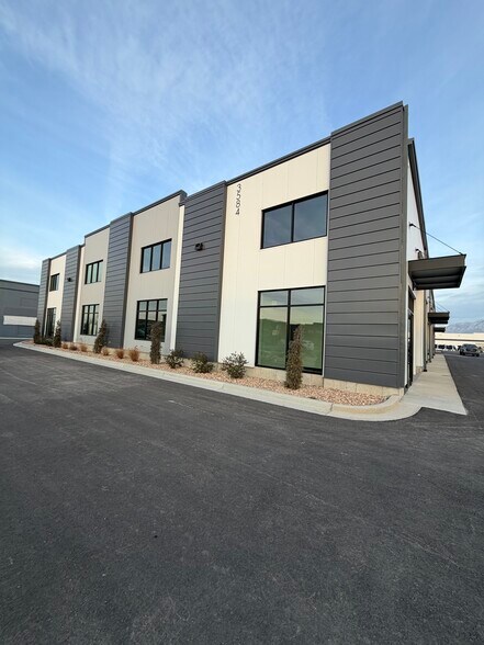 3584 N Main St, Spanish Fork, UT à louer - Photo du bâtiment - Image 3 de 27