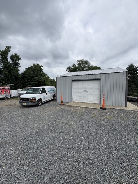 265 Woodward Rd, Manalapan Township, NJ à vendre - Photo du bâtiment - Image 2 de 9