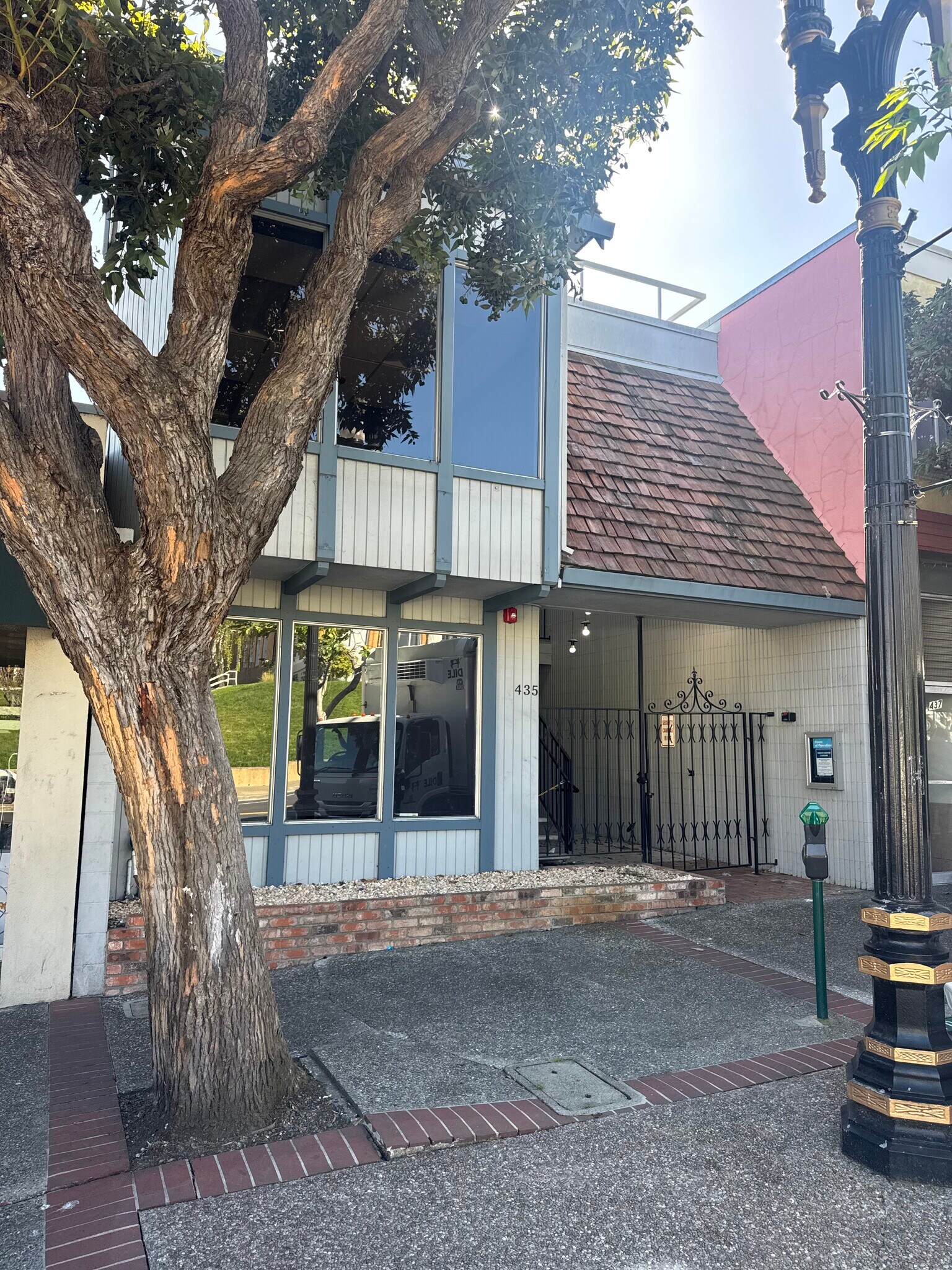 435 Grand Ave, South San Francisco, CA à vendre Photo principale- Image 1 de 36