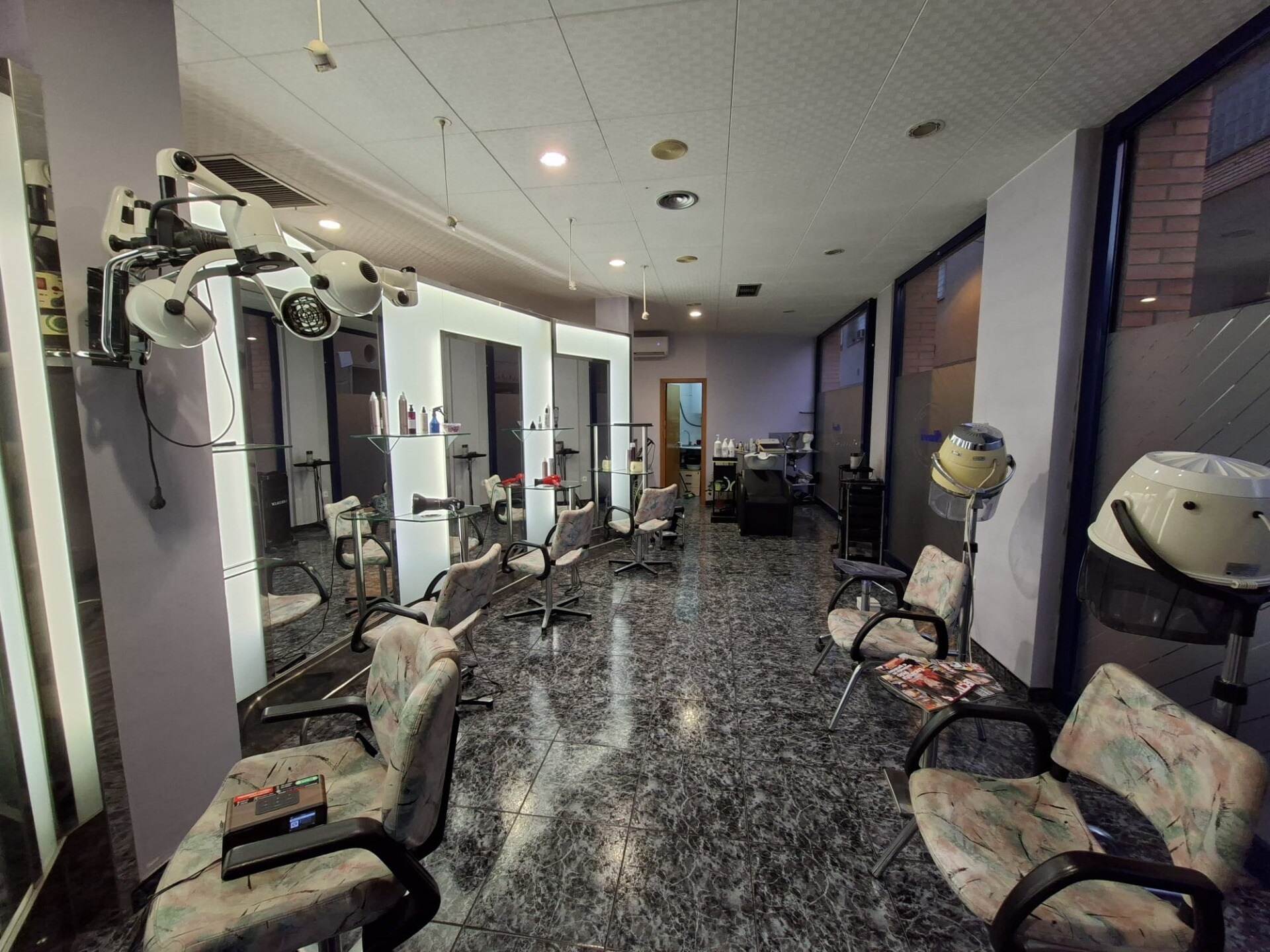 Commerce de détail dans Igualada, Barcelona à louer Photo intérieure- Image 1 de 11