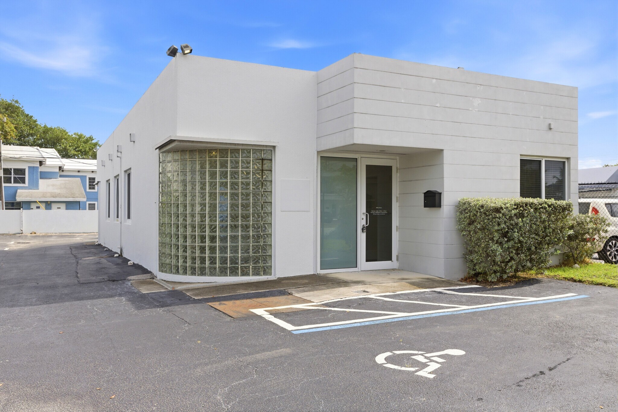 611 NE 13th St, Fort Lauderdale, FL à louer Photo du bâtiment- Image 1 de 31