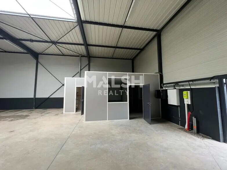 Flex in Sorbiers for lease - Interior Photo - Image 3 of 4