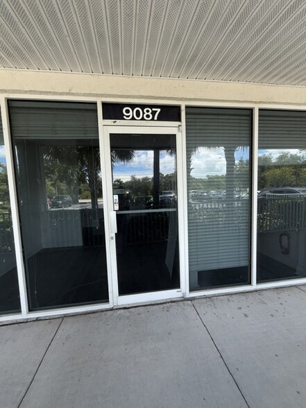 9087 Belcher Rd N, Pinellas Park, FL for lease - Building Photo - Image 2 of 2