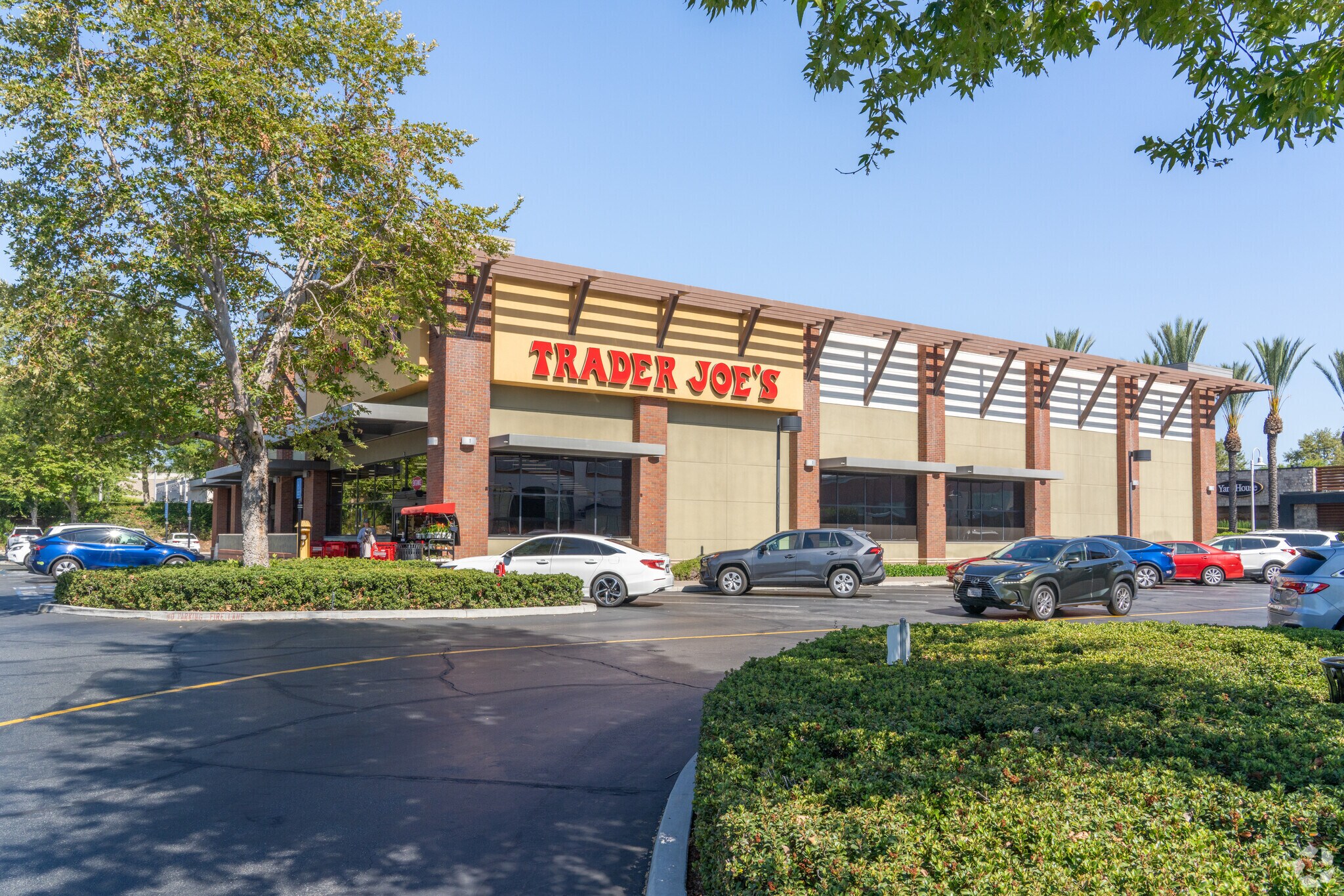 13911 Peyton Dr, Chino Hills, CA à vendre Photo principale- Image 1 de 5