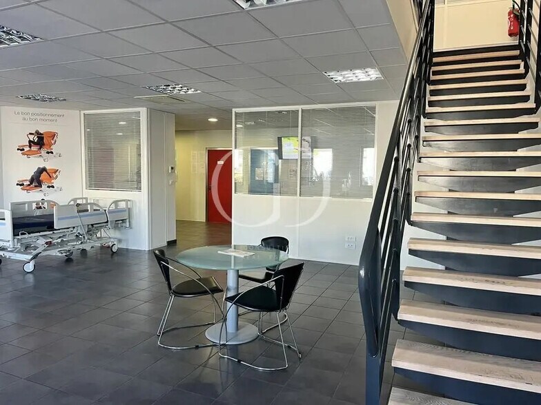 Local d'activités dans Vénissieux à vendre - Photo intérieure - Image 3 de 8
