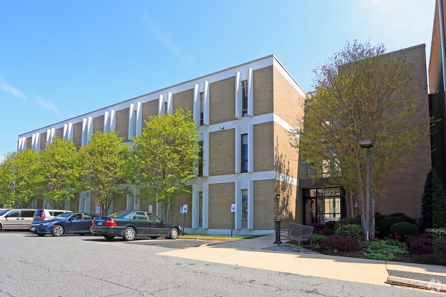 11125 Rockville Pike, Rockville, MD à louer - Photo du bâtiment - Image 1 de 29