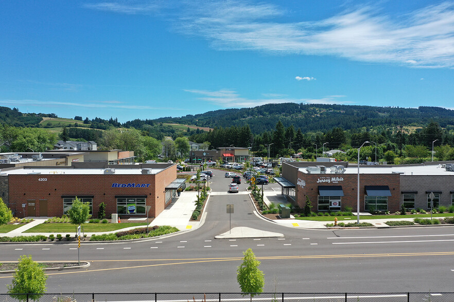 4105 E Crestview Dr, Newberg, OR for lease - Building Photo - Image 1 of 7