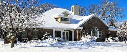 710 Park Island Dr, Hutchinson, MN for lease Interior Photo- Image 1 of 16