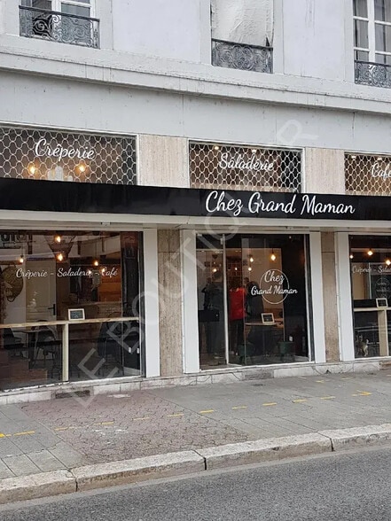 Retail in Grenoble for sale - Building Photo - Image 1 of 3