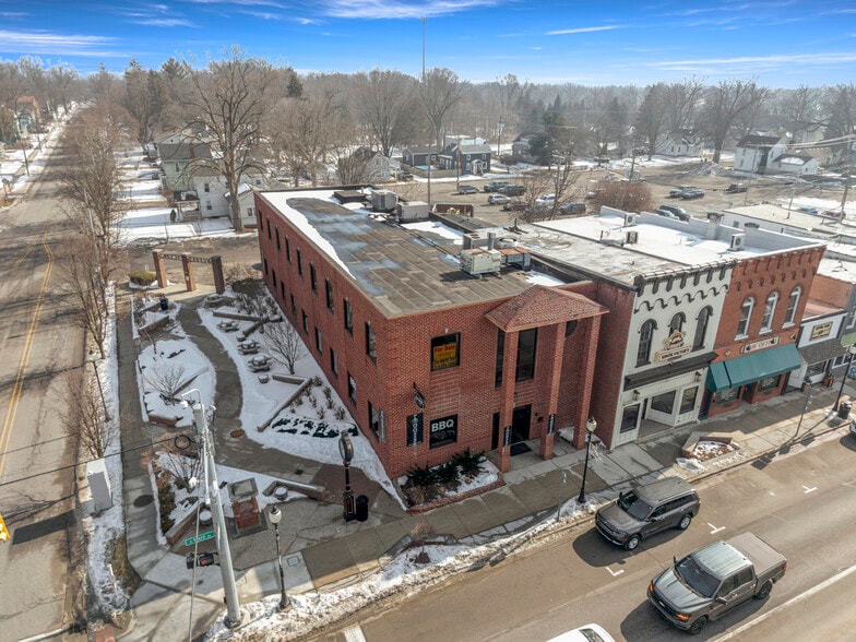 107 S Main St, Almont, MI for sale - Primary Photo - Image 1 of 57