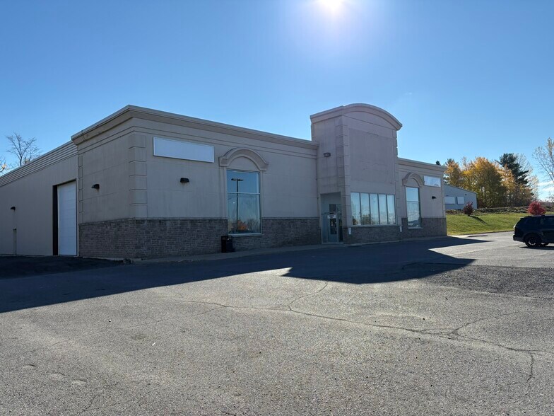 2747 Chamberland St, Clarence-Rockland, ON à vendre - Photo du bâtiment - Image 3 de 33