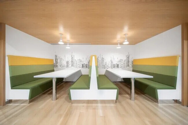 More details for 200 Broadhollow Rd, Melville, NY - Coworking for Lease