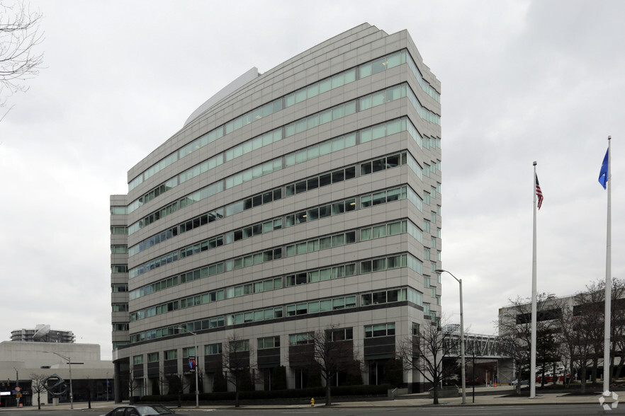 300 Atlantic St, Stamford, CT for lease - Building Photo - Image 2 of 5