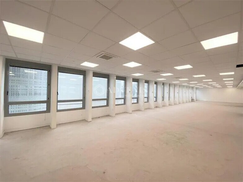Office in Boulogne-Billancourt for lease - Building Photo - Image 3 of 12