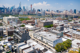 11-11 44th Dr, Long Island City, NY - Aérien  Vue de la carte - Image1