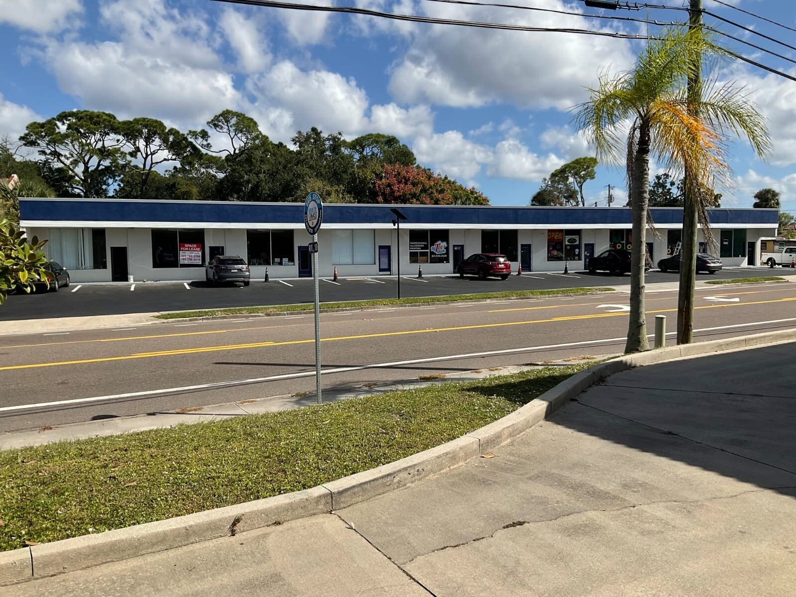 4509 S Hopkins Ave, Titusville, FL à louer Photo du bâtiment- Image 1 de 11