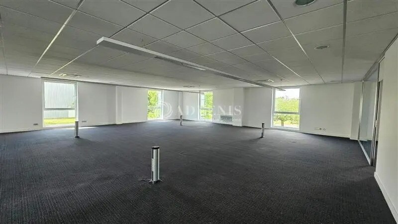 Office in Roncq for lease - Interior Photo - Image 3 of 12