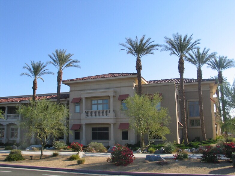35800 Bob Hope Dr, Rancho Mirage, CA à louer - Photo du bâtiment - Image 2 de 7