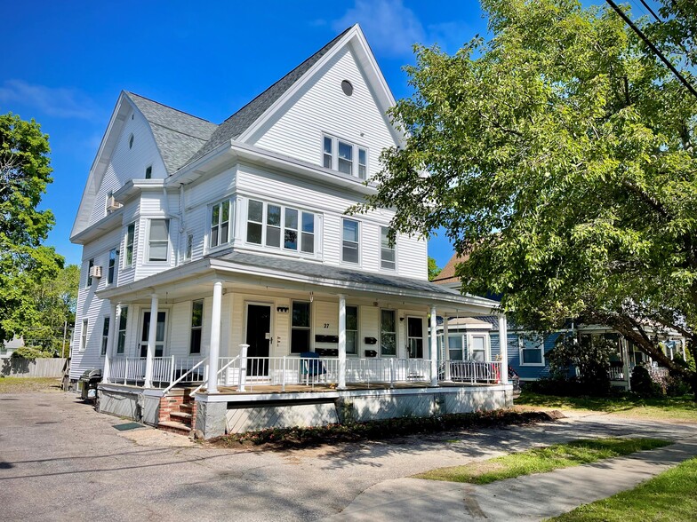 27 Moss St, Pawcatuck, CT à vendre - Photo du bâtiment - Image 1 de 1