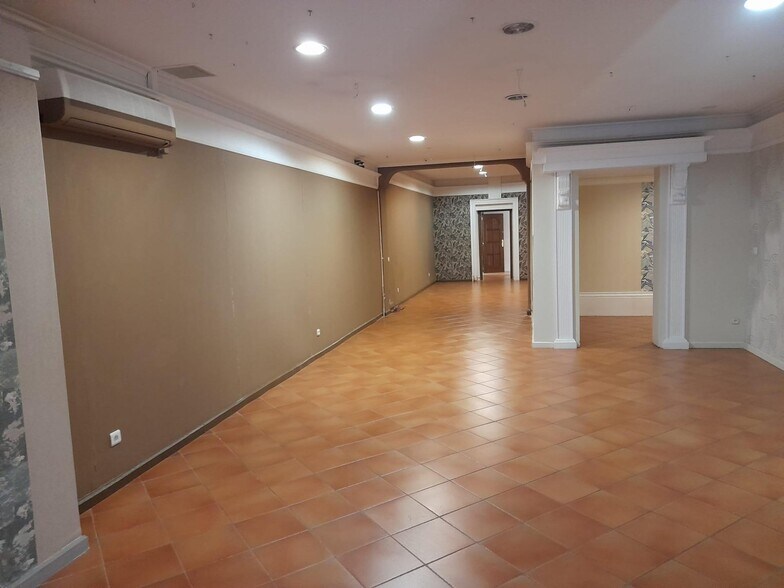 Commerce de détail dans Cáceres à louer - Photo du bâtiment - Image 2 de 22