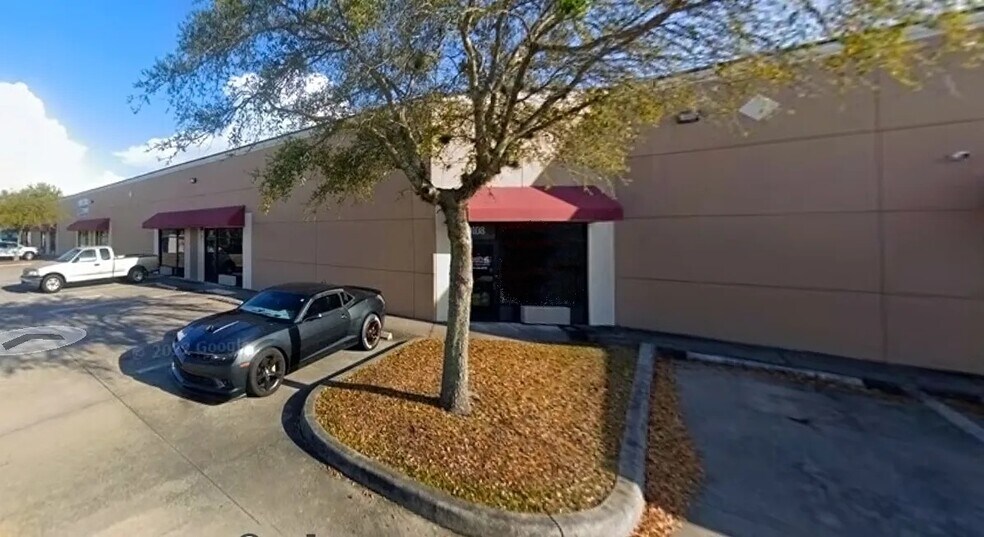 5649 2nd St W, Lehigh Acres, FL à louer - Photo du bâtiment - Image 2 de 3