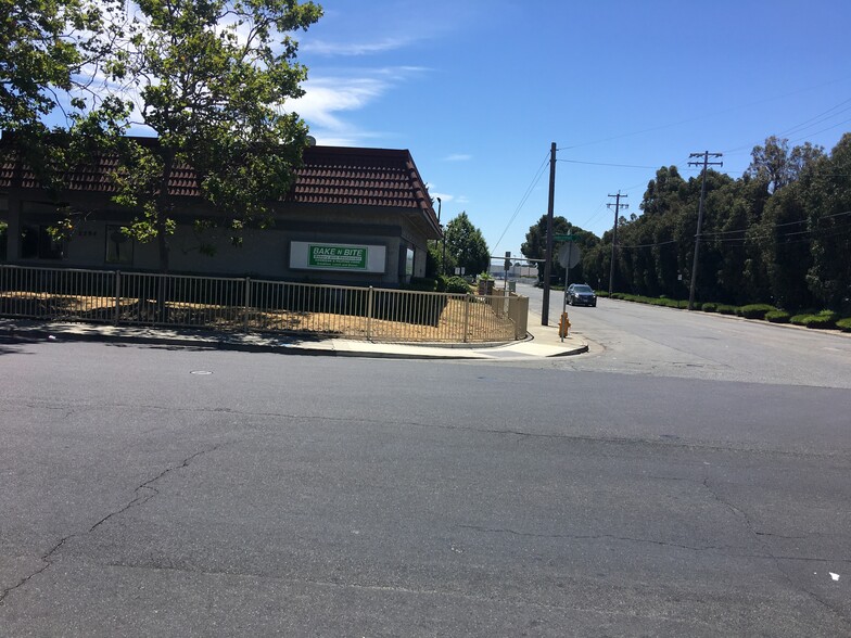 2294 Industrial Pky W, Hayward, CA à louer - Photo du bâtiment - Image 2 de 12