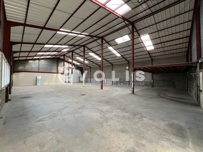 Bureau dans Villefranche-sur-Saône à louer - Photo du bâtiment - Image 2 de 10