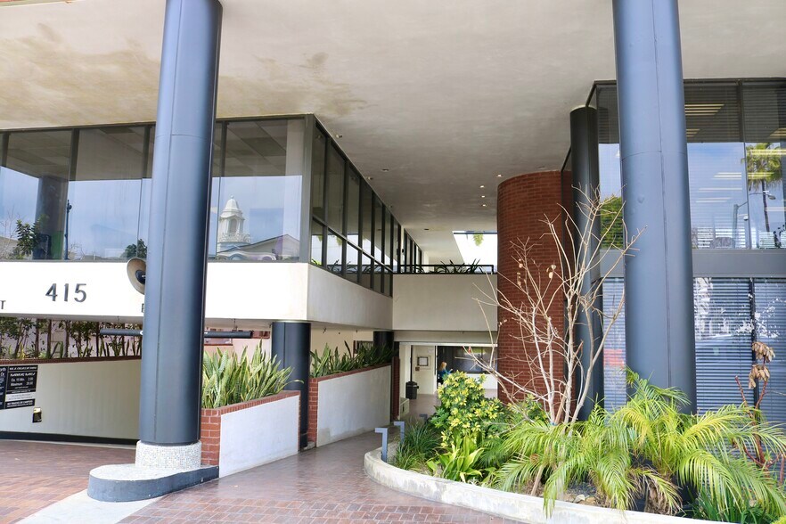 415 N Crescent Dr, Beverly Hills, CA à louer - Photo du bâtiment - Image 2 de 6