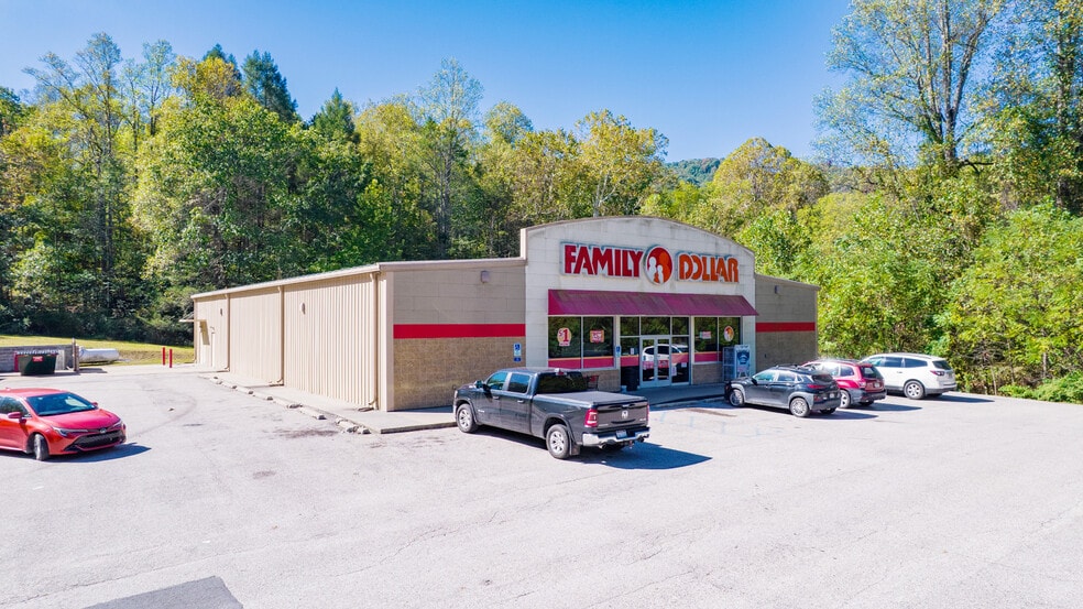 5721 Coal River Rd, Rock Creek, WV à vendre - Photo du bâtiment - Image 3 de 20