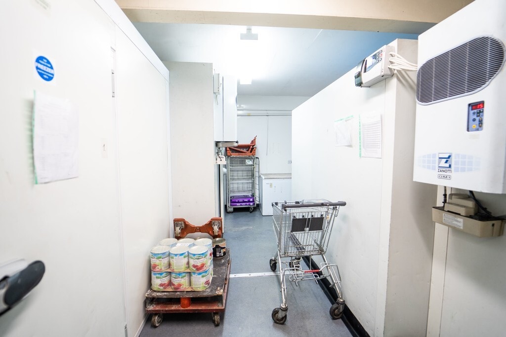 Bridge Rd, Southall, MDS UB2 4AY - Unit Ground - - Interior Photo - Image 2 of 13