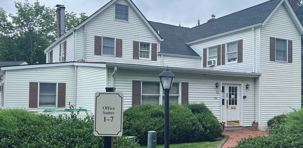 658 Ridgewood Rd, Maplewood, NJ à vendre - Photo du bâtiment - Image 1 de 5