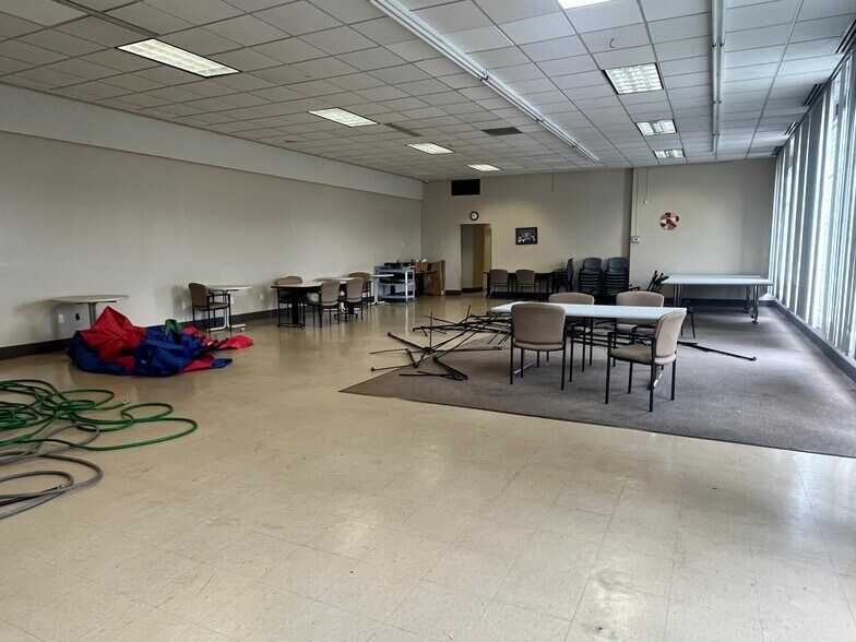 18900-18950 Joy Rd, Detroit, MI for sale - Building Photo - Image 2 of 9