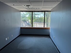 4370 W 109th St, Overland Park, KS à louer Photo intérieure- Image 1 de 2