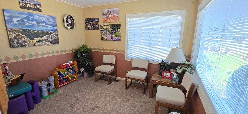 133 N G St, Lompoc, CA à vendre - Photo du bâtiment - Image 3 de 47