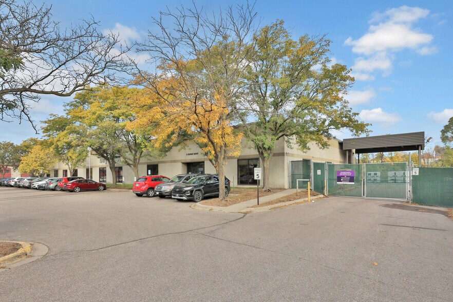 5 Empire Dr, Saint Paul, MN à vendre - Photo du bâtiment - Image 3 de 12