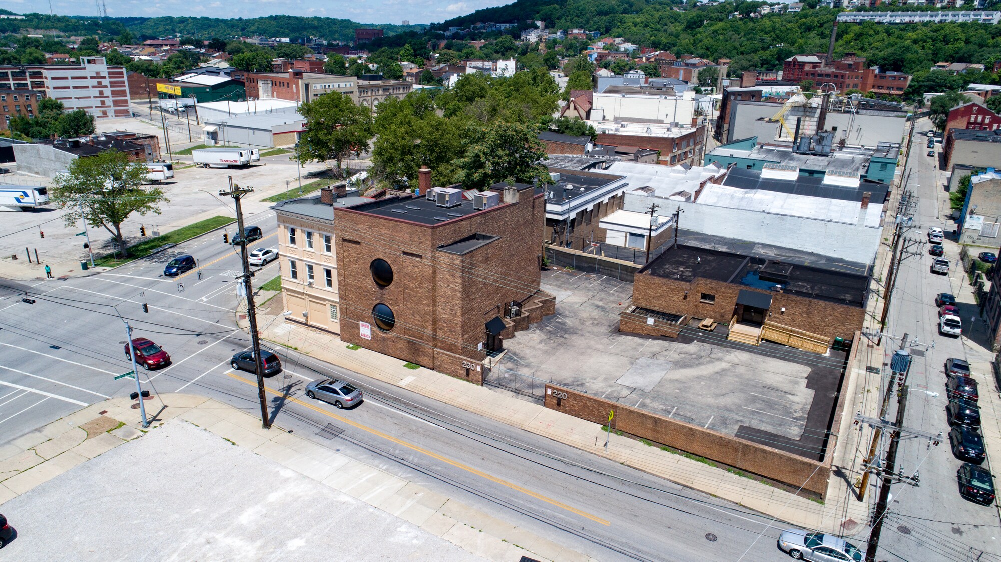 220 Findlay St, Cincinnati, OH à louer Photo du bâtiment- Image 1 de 12