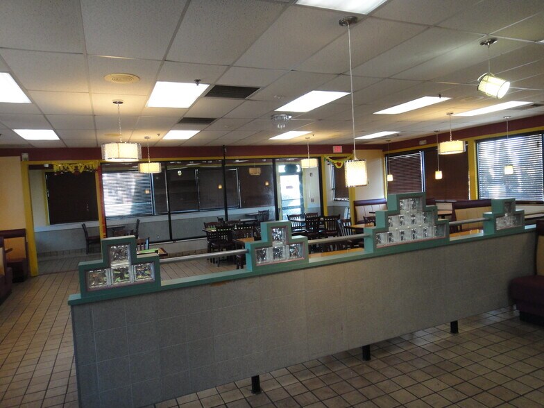 480 Westport Ave, Norwalk, CT à louer - Photo principale - Image 2 de 14