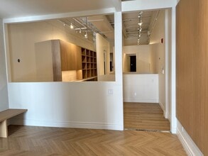 694-750 Montarville, Saint-bruno, QC à louer Photo intérieure- Image 2 de 3