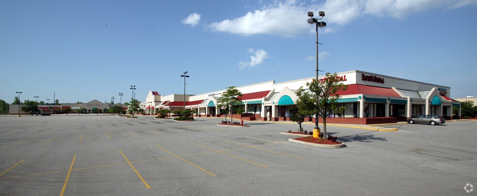 8615-8665 W Brown Deer Rd, Milwaukee, WI for lease - Primary Photo - Image 1 of 24